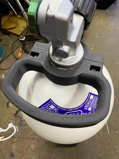 Scuba cylinder handles