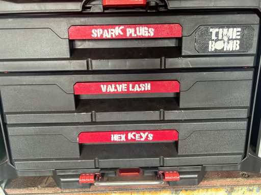Custom toolbox labels and latches